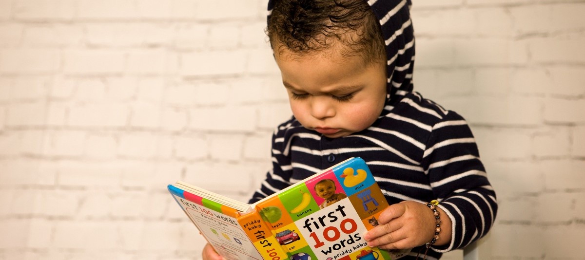 toddler reading first 100 words